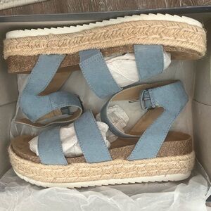 Espadrille sandals